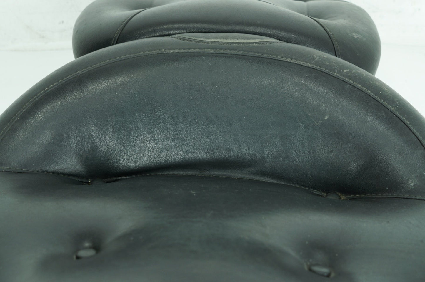 Harley-Davidson Misc  Passenger Rider Driver Seat Saddle Mustang