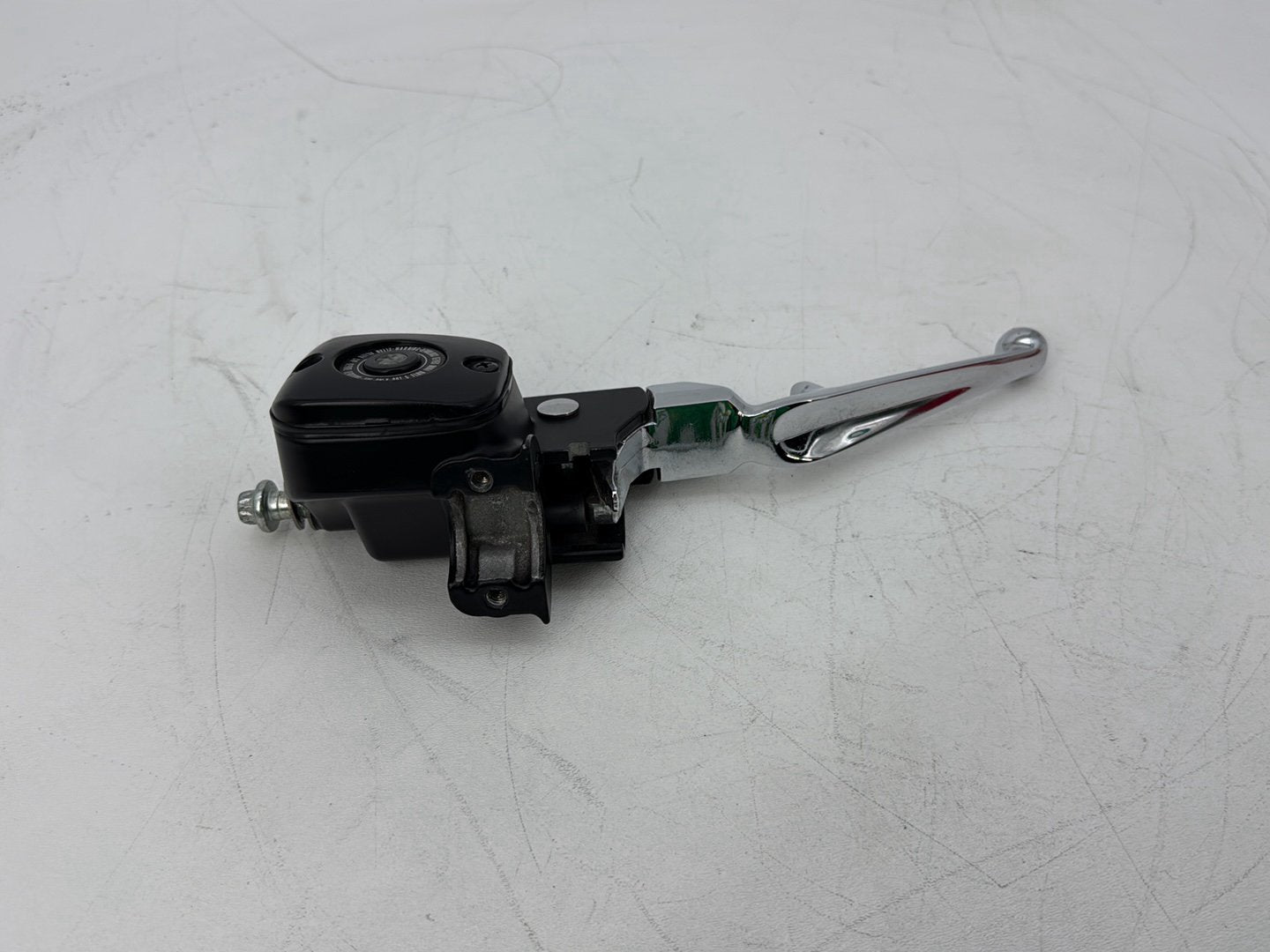 2000 Harley Touring FLHTCI Electra Glide Classic OEM Front Right Brake Lever Master Cylinder