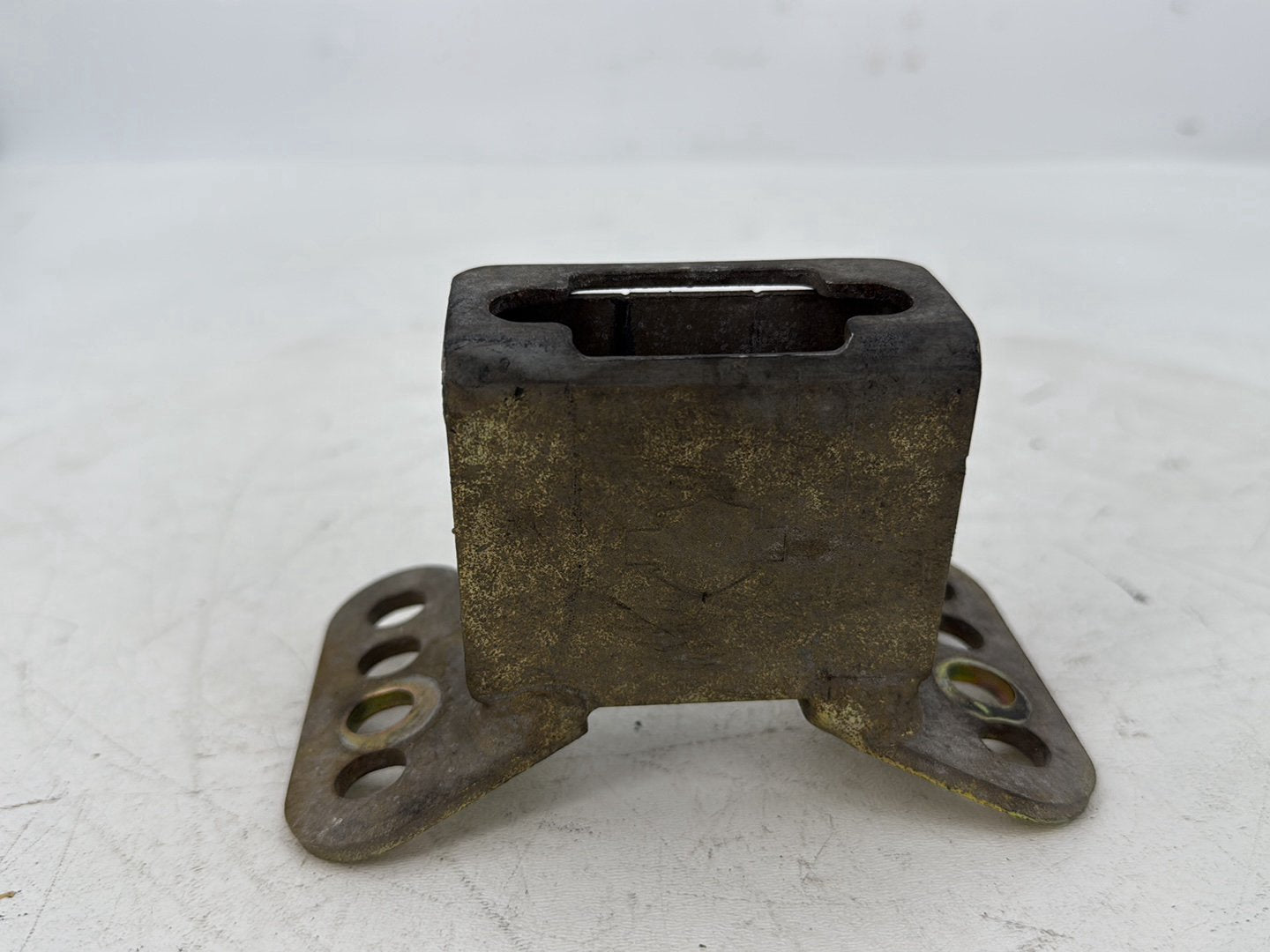 2008 - 2016 Harley-Davidson Touring Electra Glide Ultra Front Driver Rider Backrest Bracket Mount 52589-09A