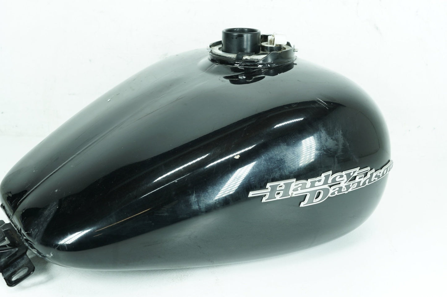 2017 - 2025 Harley-Davidson Touring Street Glide Fuel Gas Tank Gasoline Reservoir 61356-08