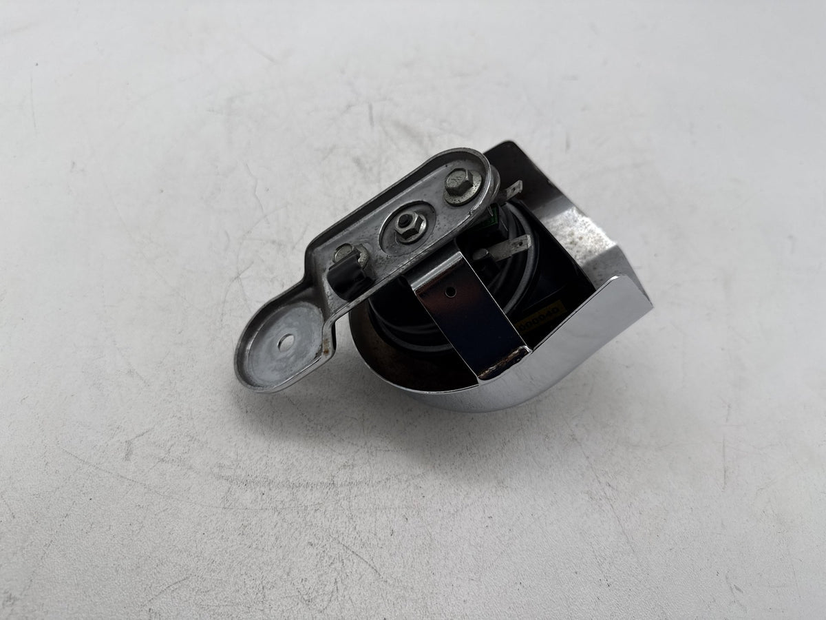 2008 Harley Softail Custom FXSTC OEM Horn Signal Klaxon Chrome Cover