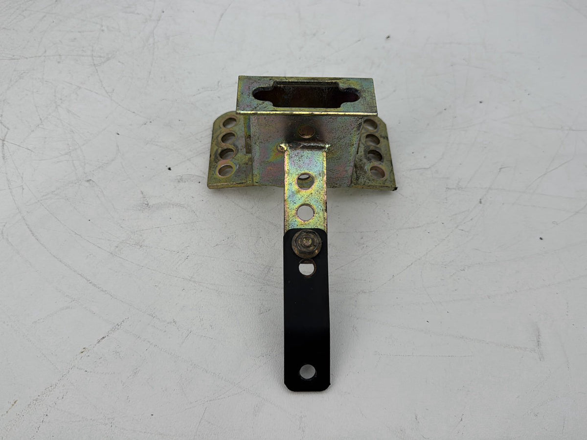 1999 - 2006 Harley-Davidson Touring Electra Glide Classic Front Driver Rider Backrest Bracket Mount 52589-09A