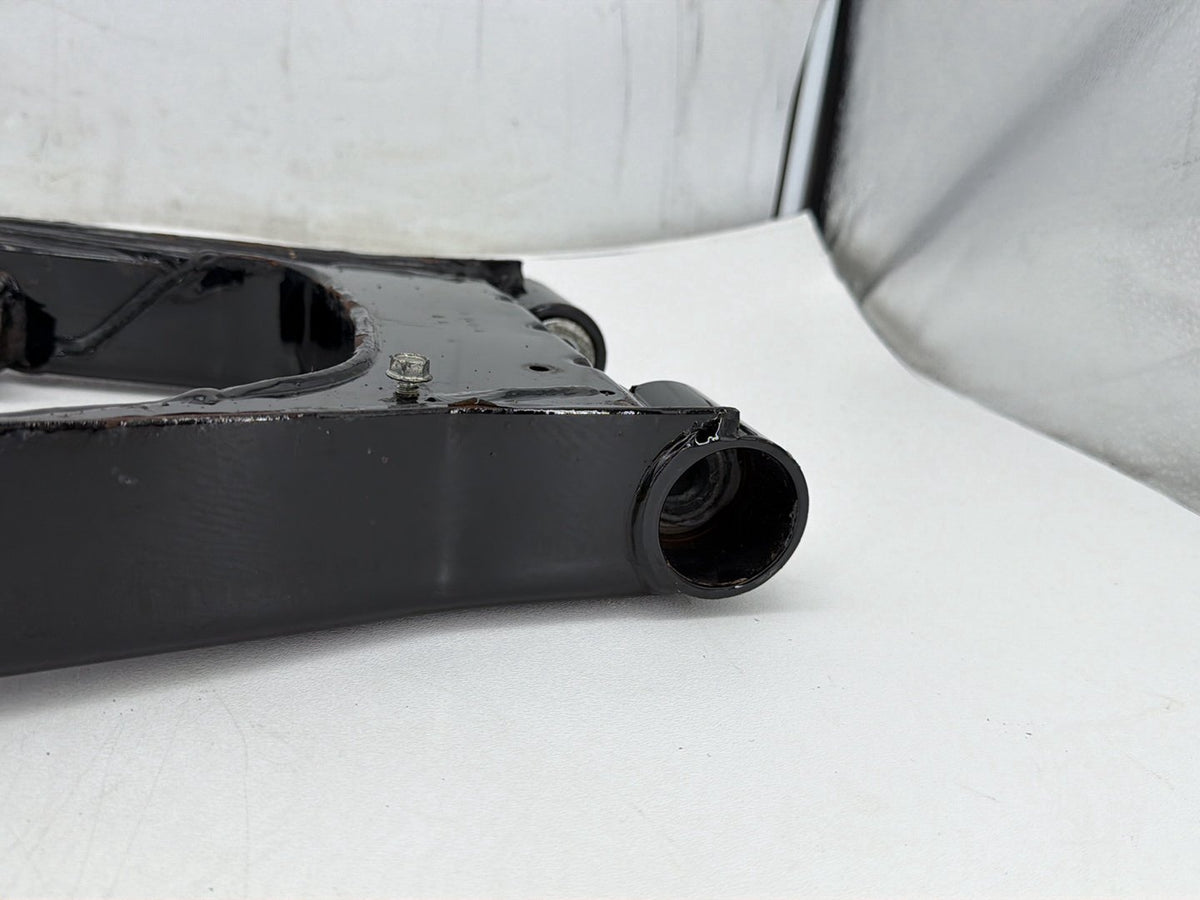 2005 Harley Electra Glide Touring Ultra OEM Rear Fork Swingarm Swing Arm