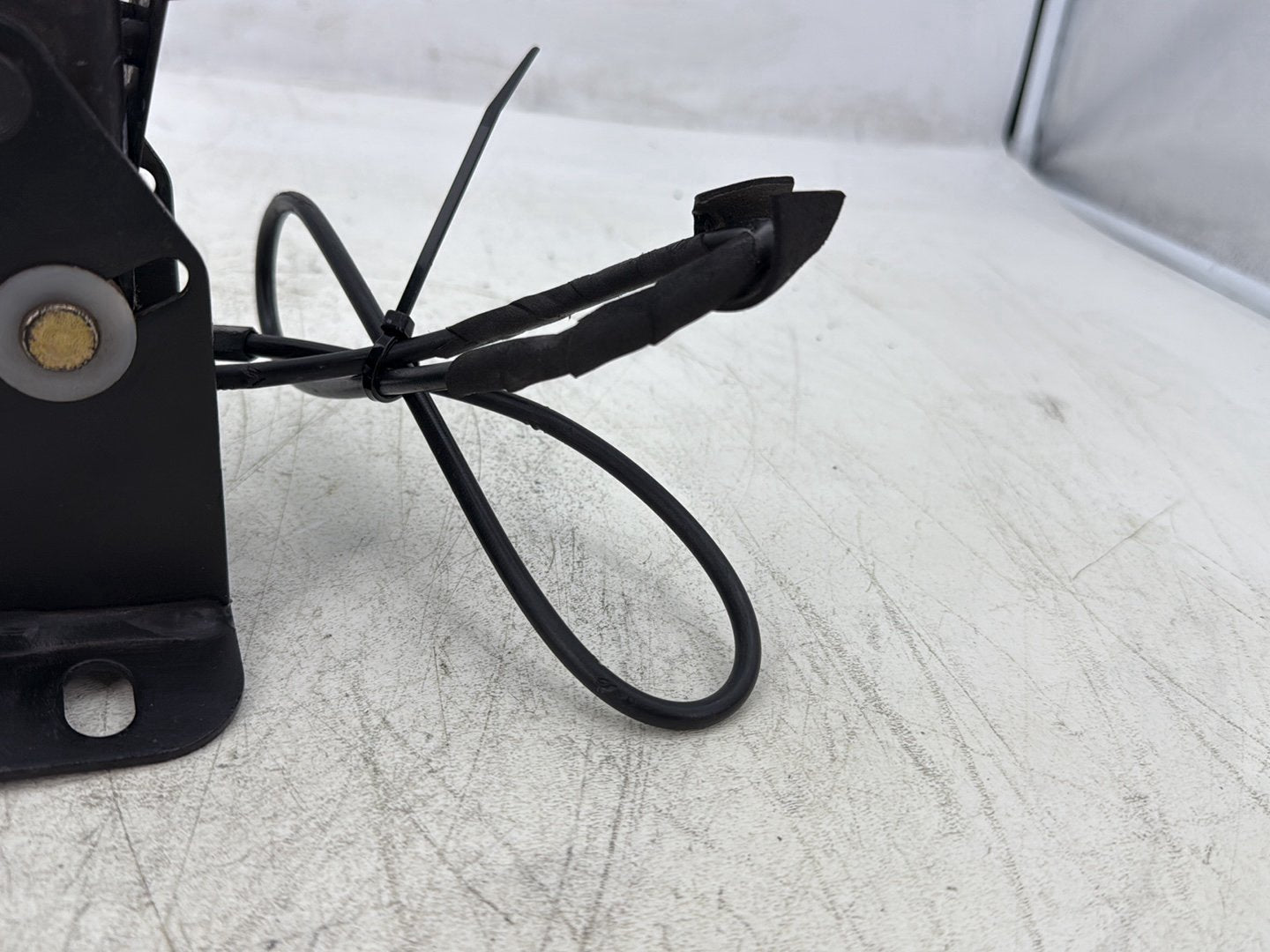 2007 Harley Touring FLHTC Electra Glide Classic OEM Adjustable Rider Backrest Lift Mount 52482-01A