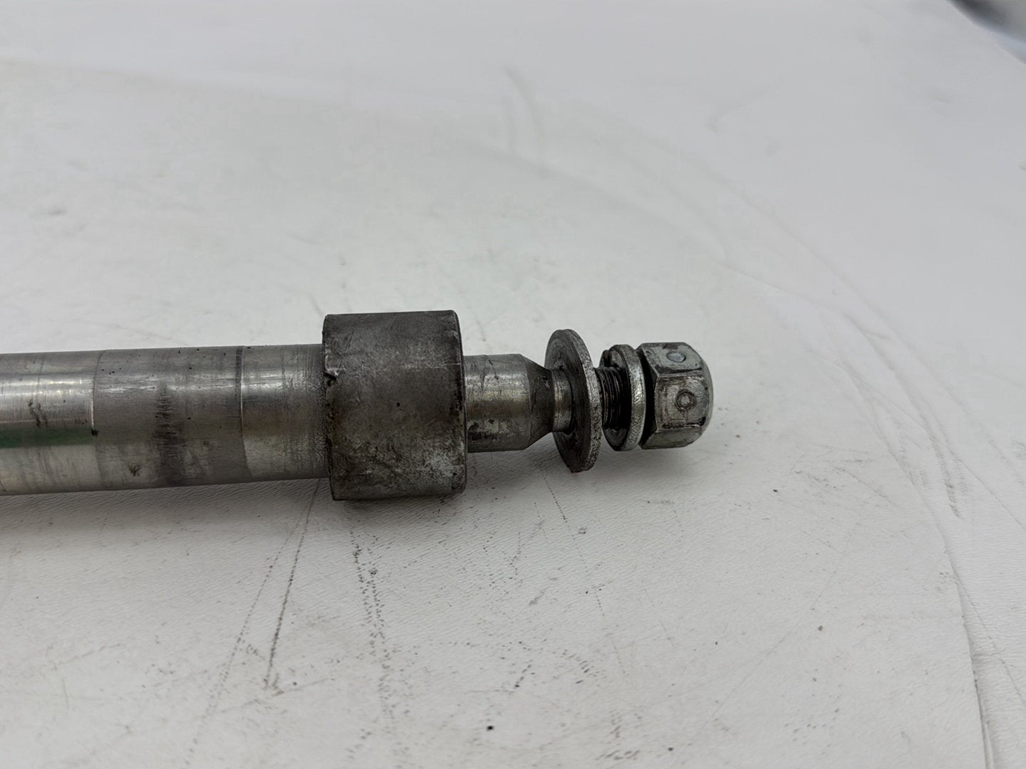 1999 - 2006 Harley-Davidson Touring CVO Screamin Eagle Road King Front Wheel Axle Bolt Shaft 43364-00