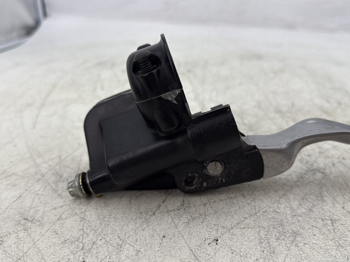 2007 Harley Touring FLHTC Electra Glide Classic OEM Front Right Brake Lever Master Cylinder