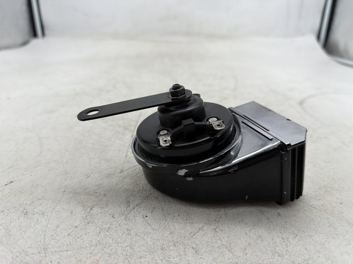 2010 Harley Road King Touring Police OEM Signal Horn Klaxon Beep 69060-90F