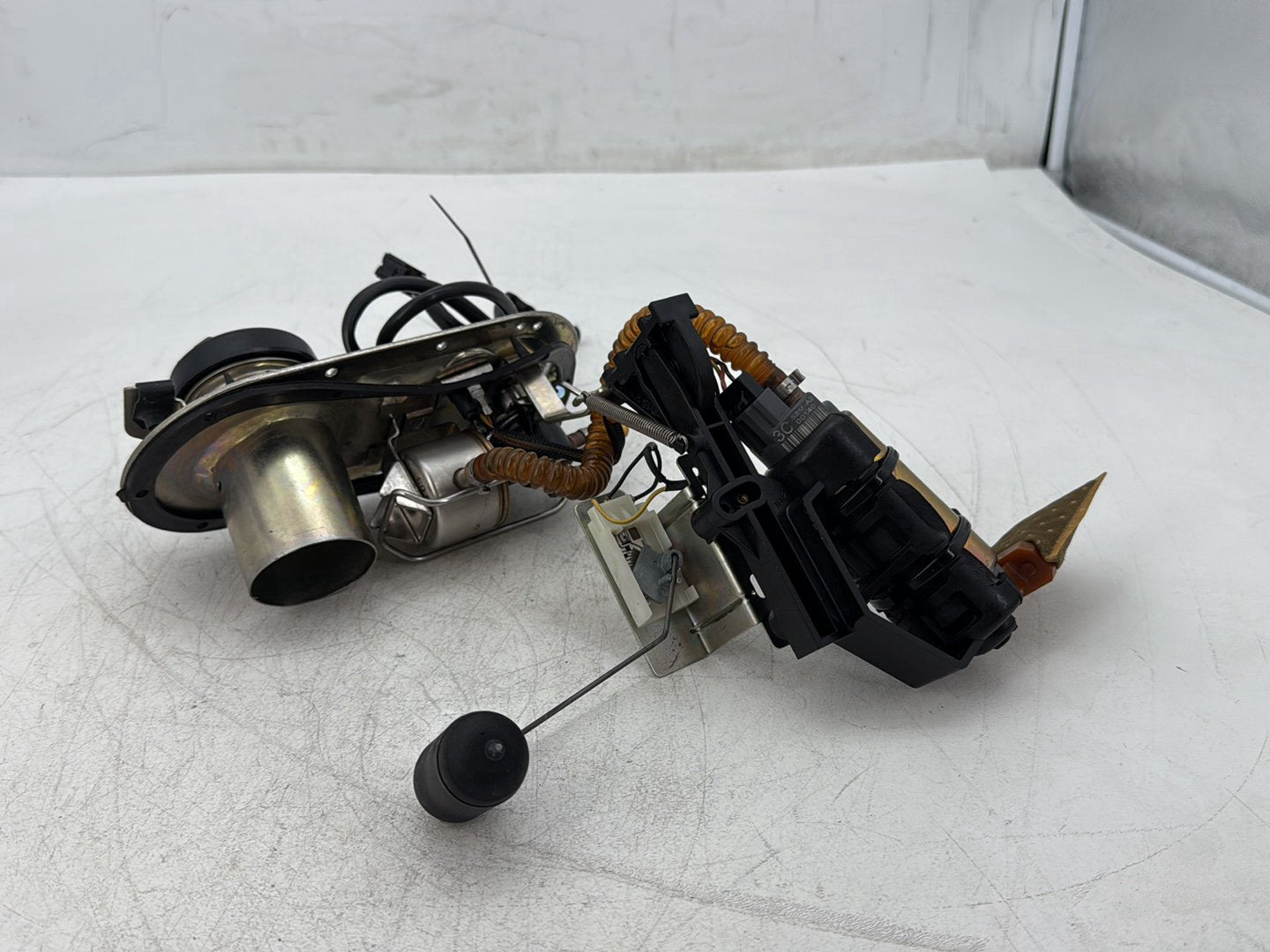 2005 Harley Electra Glide Touring Ultra FLHTCUI OEM Fuel Pump Gas Gasoline Petrol Sending
