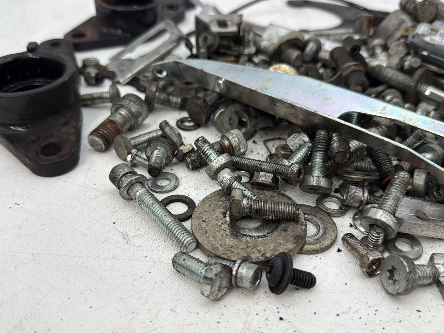 1999 - 2006 Harley-Davidson Touring Electra Glide Ultra Hardware Bolts Nuts & Brackets 50588-03 , 50589-03