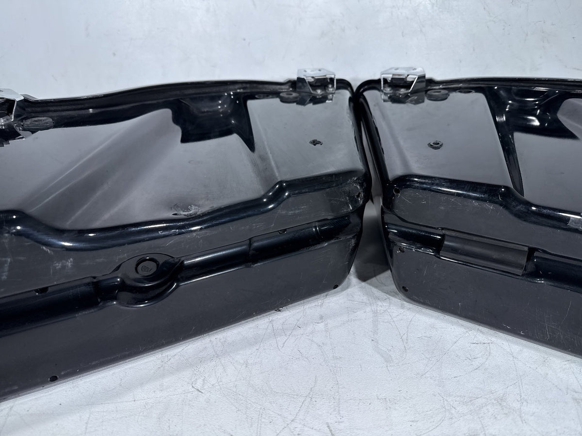 2006 Harley Road King Touring Custom OEM Left Right Saddlebags Luggage NOKey