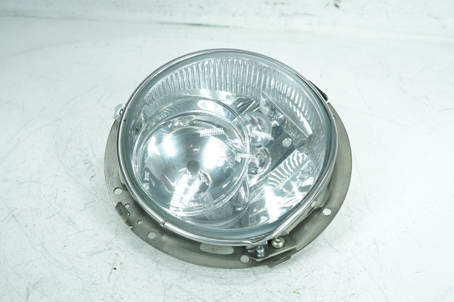 2007 - 2012 Harley-Davidson Touring CVO Electra Screamin Eagle Headlight Headlamp Head Light Halogen 67864-04