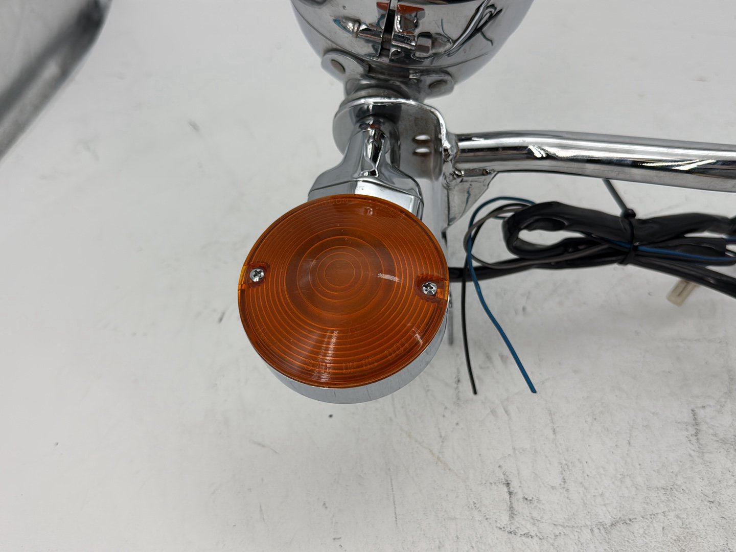 2003 Harley Electra Glide Touring Ultra FLHTCUI OEM Front Turn Signal Indicators Aux Light Bar