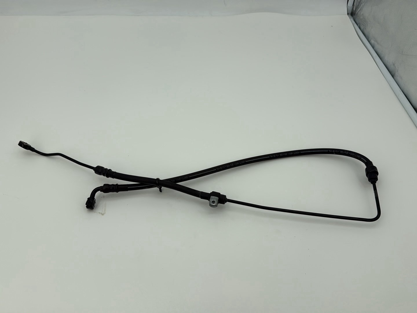 2006 - 2017 Harley-Davidson Dyna Street Bob Front Brake Hose Line Pipe 42728-06