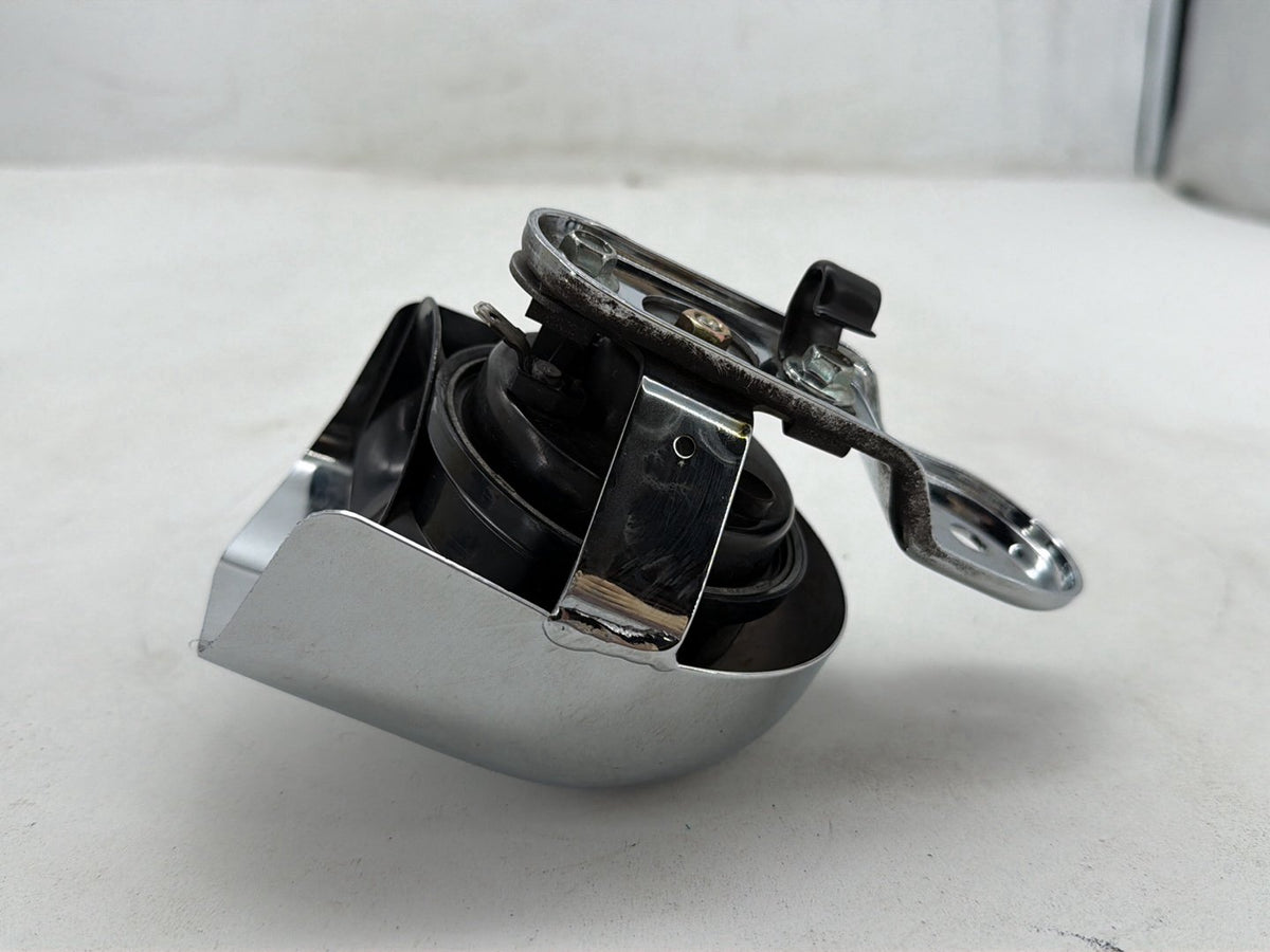 2007 Harley Street Glide Touring FLHX OEM Horn Signal Klaxon Chrome Cover