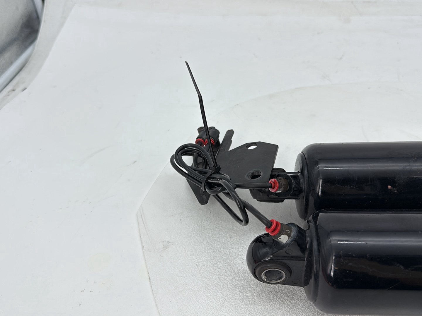 2007 Harley Street Glide Touring FLHX OEM Rear Left Right Shock Absorbers