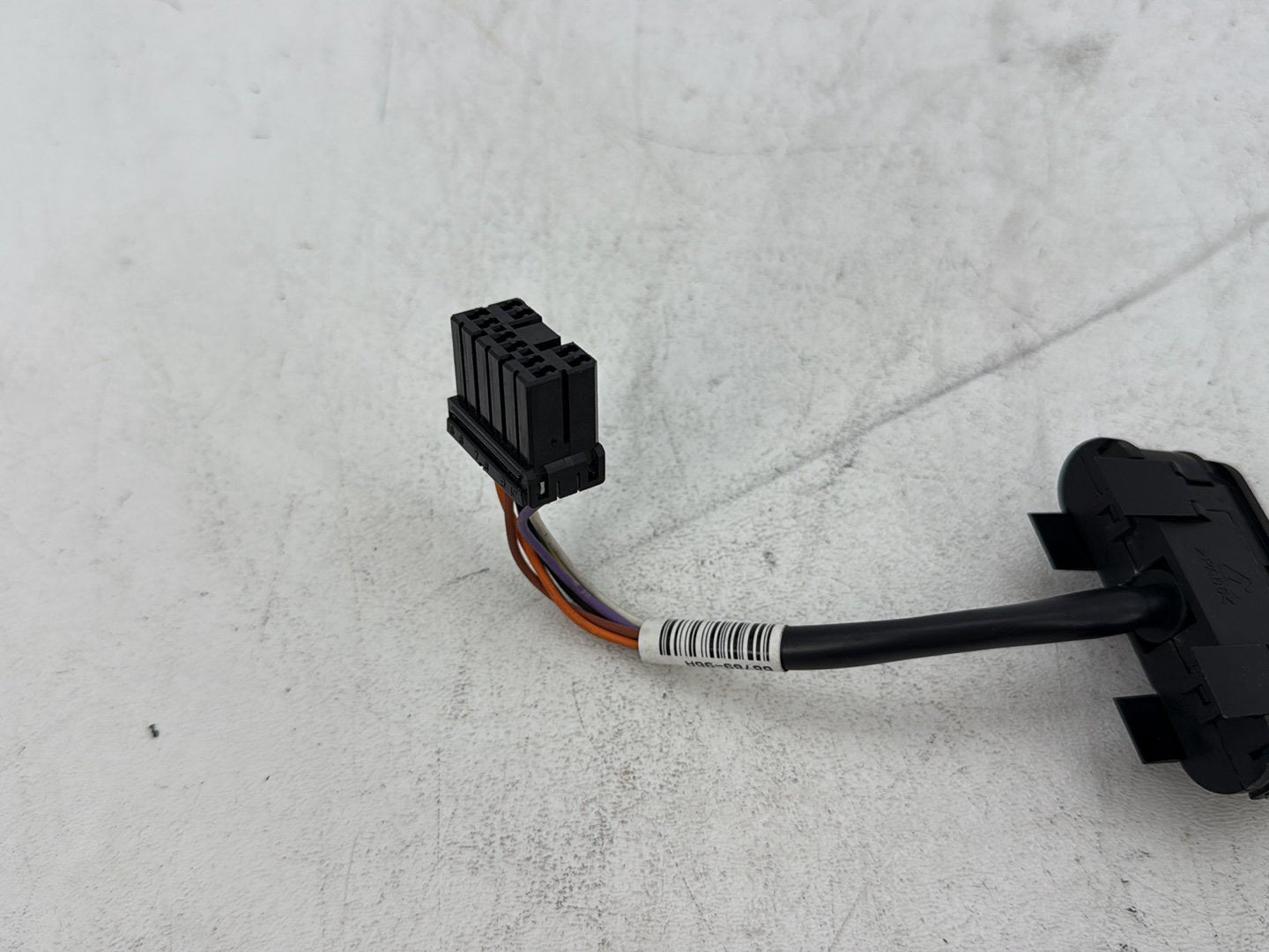 07 Harley Street Glide Touring FLHX OEM Dash Indicator Lamp Wire Plug 68789-96A