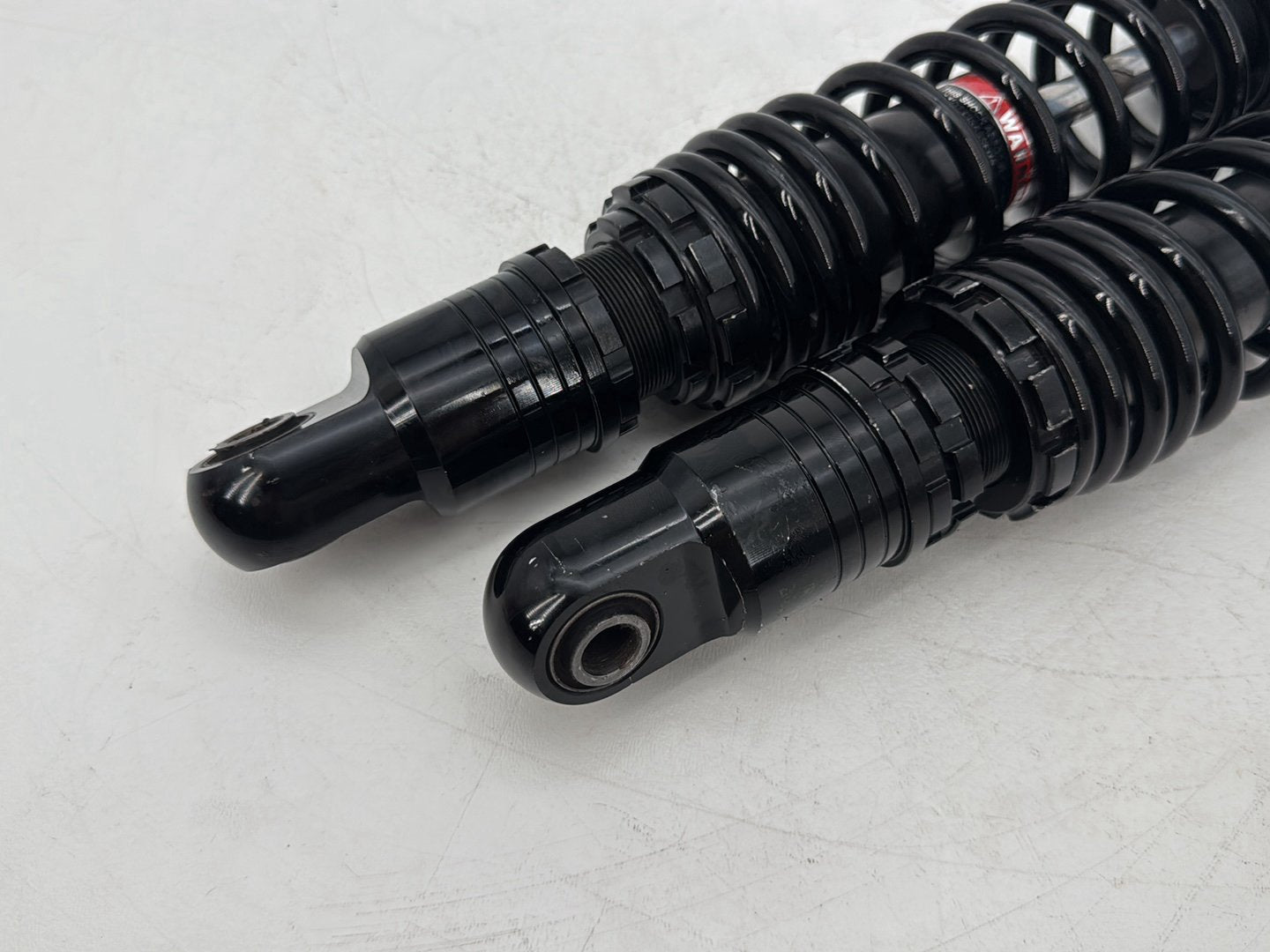 1999 - 2006 Harley-Davidson Touring Road King Classic Rear Left Right Shock Absorbers Drag Specialties