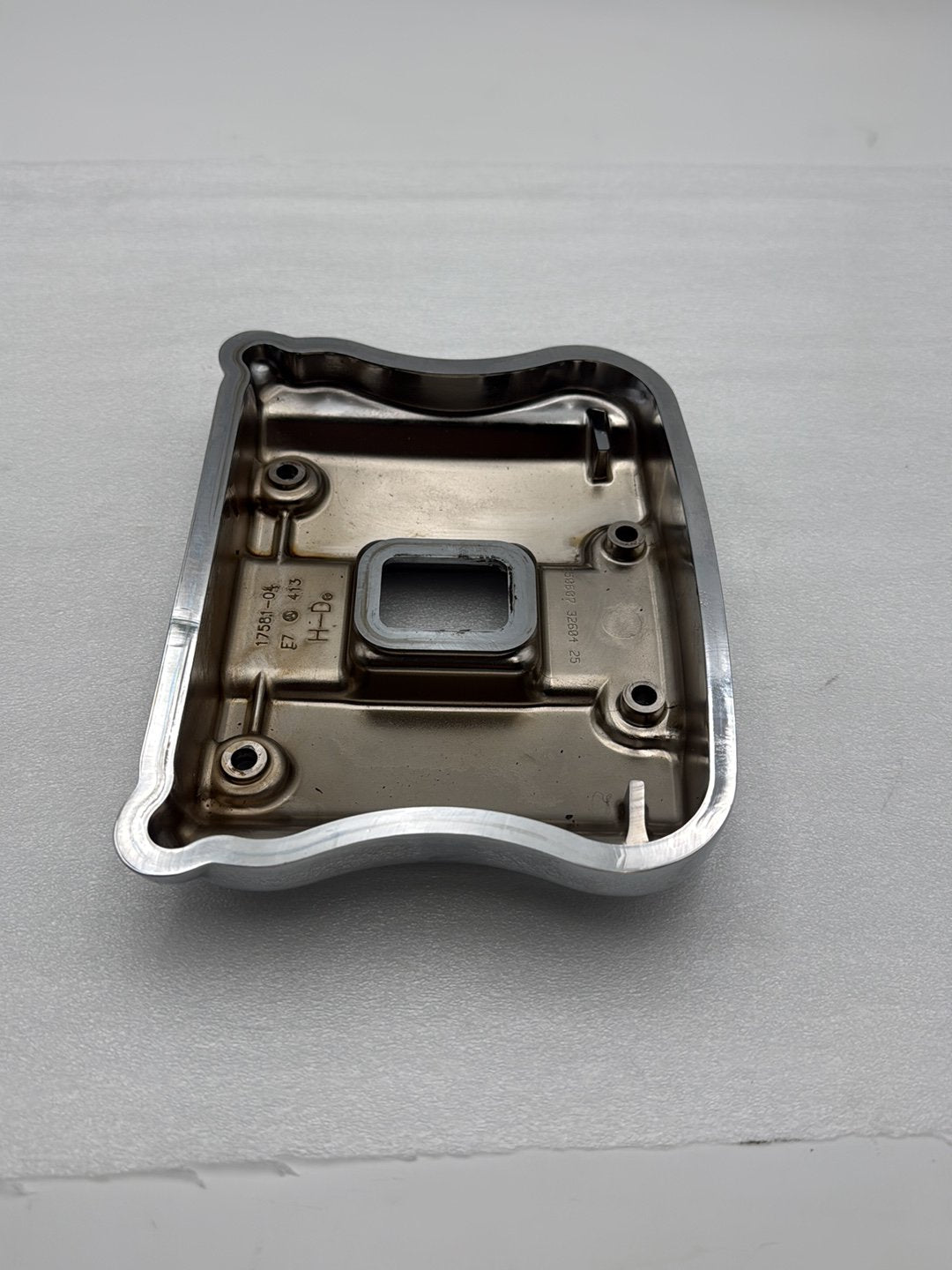 2004 - 2013 Harley-Davidson Sportster Custom Twin Cam Top Rocker Cover 17571-99 17581-04