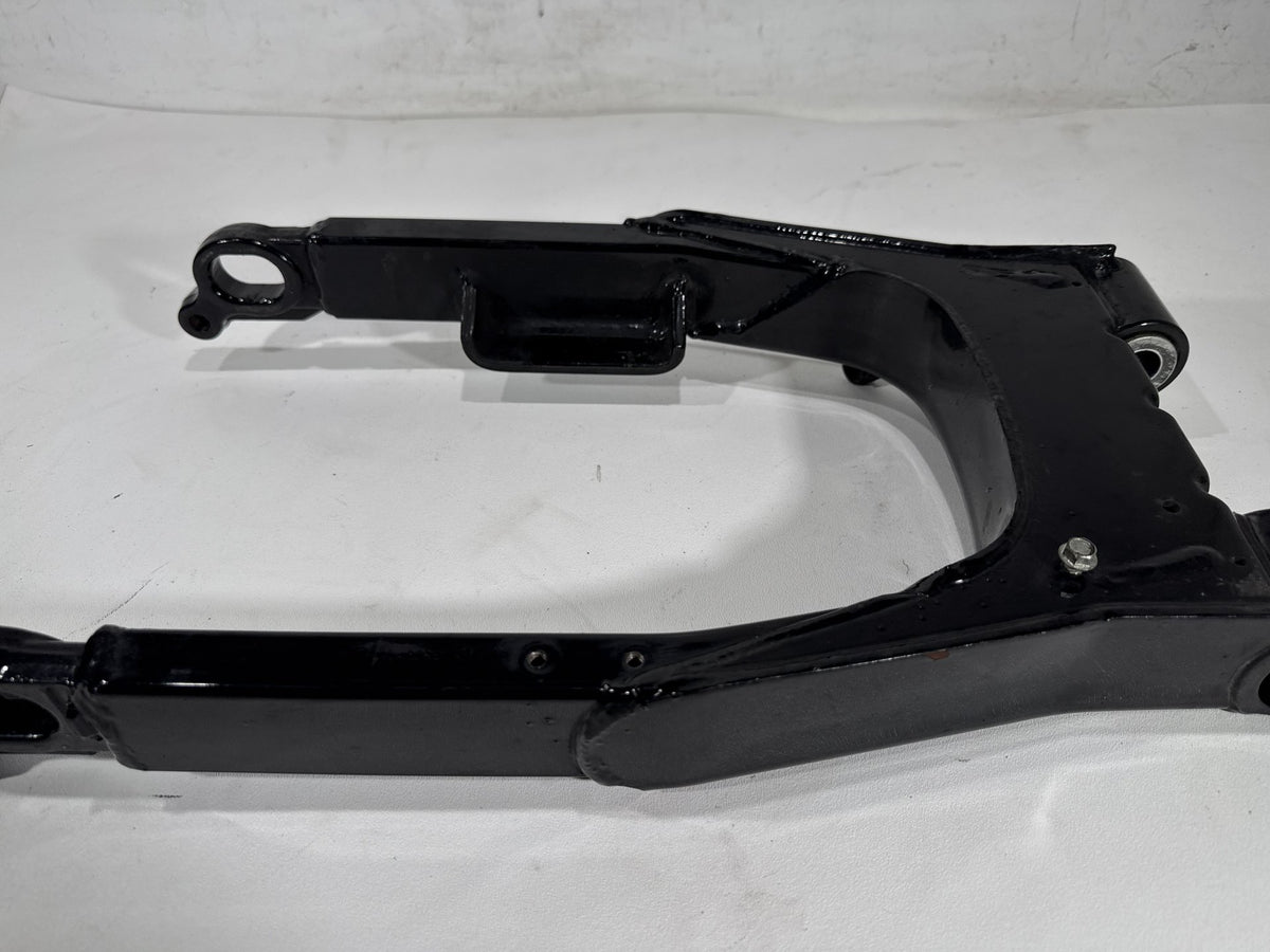 2004 Harley Road King Touring Classic OEM Rear Fork Swingarm Swing Arm