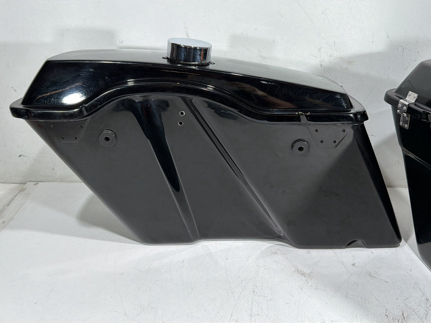 2009 Harley Road King Touring Police OEM Left Right Saddlebags Luggage NOKey
