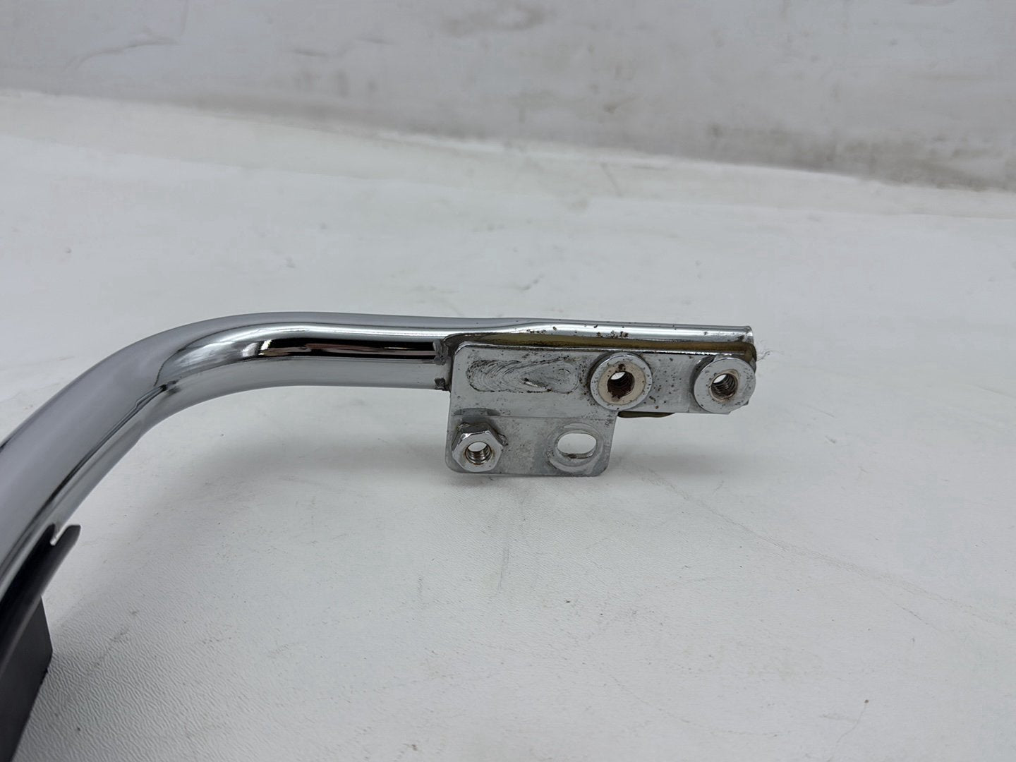 2007 Harley Street Glide Touring FLHX OEM Rear License Plate Support Bar Holder