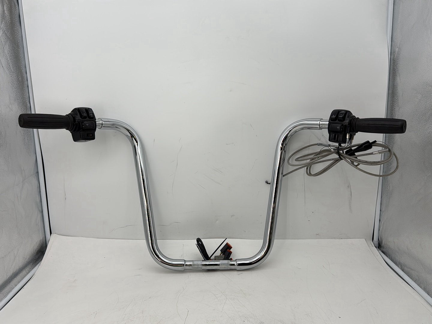 2005 Harley Touring FLHRCI Road King Classic OEM Handlebars Left Right Switches Controls