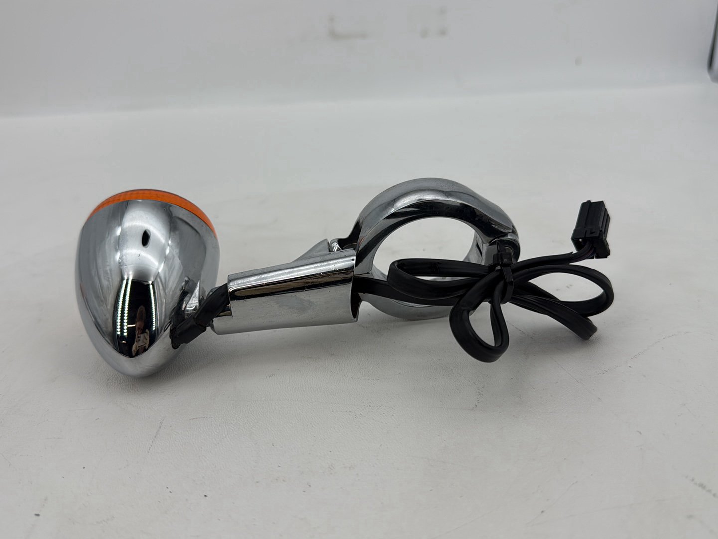 2007 - 2017 Harley-Davidson Dyna Wide Glide Front Right 1 Turn Signal Indicator 68223-09