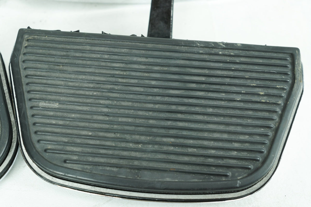07 Harley Touring Electra Glide OEM Left Right Driver Pass Floorboard Foot Rest