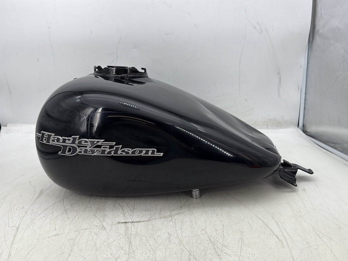 2012 Harley Street Glide Touring FLHX OEM Fuel Gas Tank Gasoline Reservoir