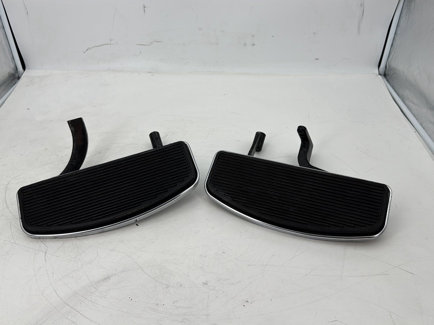 1999 - 2006 Harley-Davidson Touring Electra Glide Classic Left Right Driver Floorboard Foot Rest 50621-79A