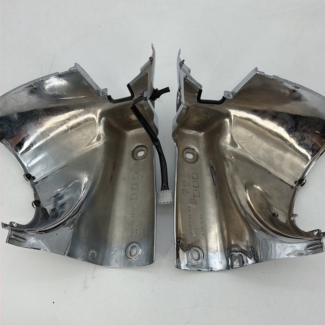 1999 - 2006 Harley-Davidson Touring Road King Left & Right Headlamp Nacelle Covers 67682-94