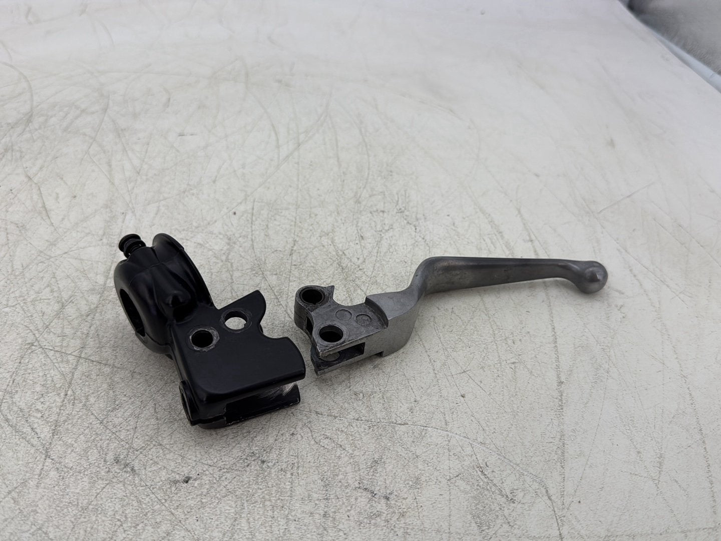 2007 Harley Touring FLHTC Electra Glide Classic OEM Front Left Hand Clutch Control Lever