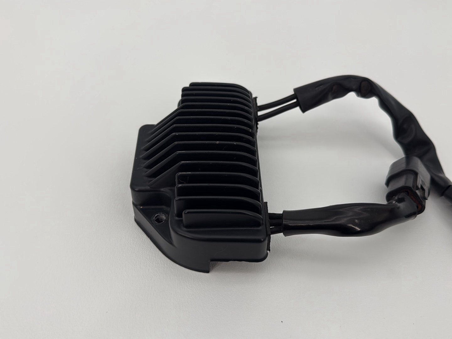 2006 - 2017 Harley-Davidson Dyna Street Bob Voltage Regulator Rectifier  74631-06
