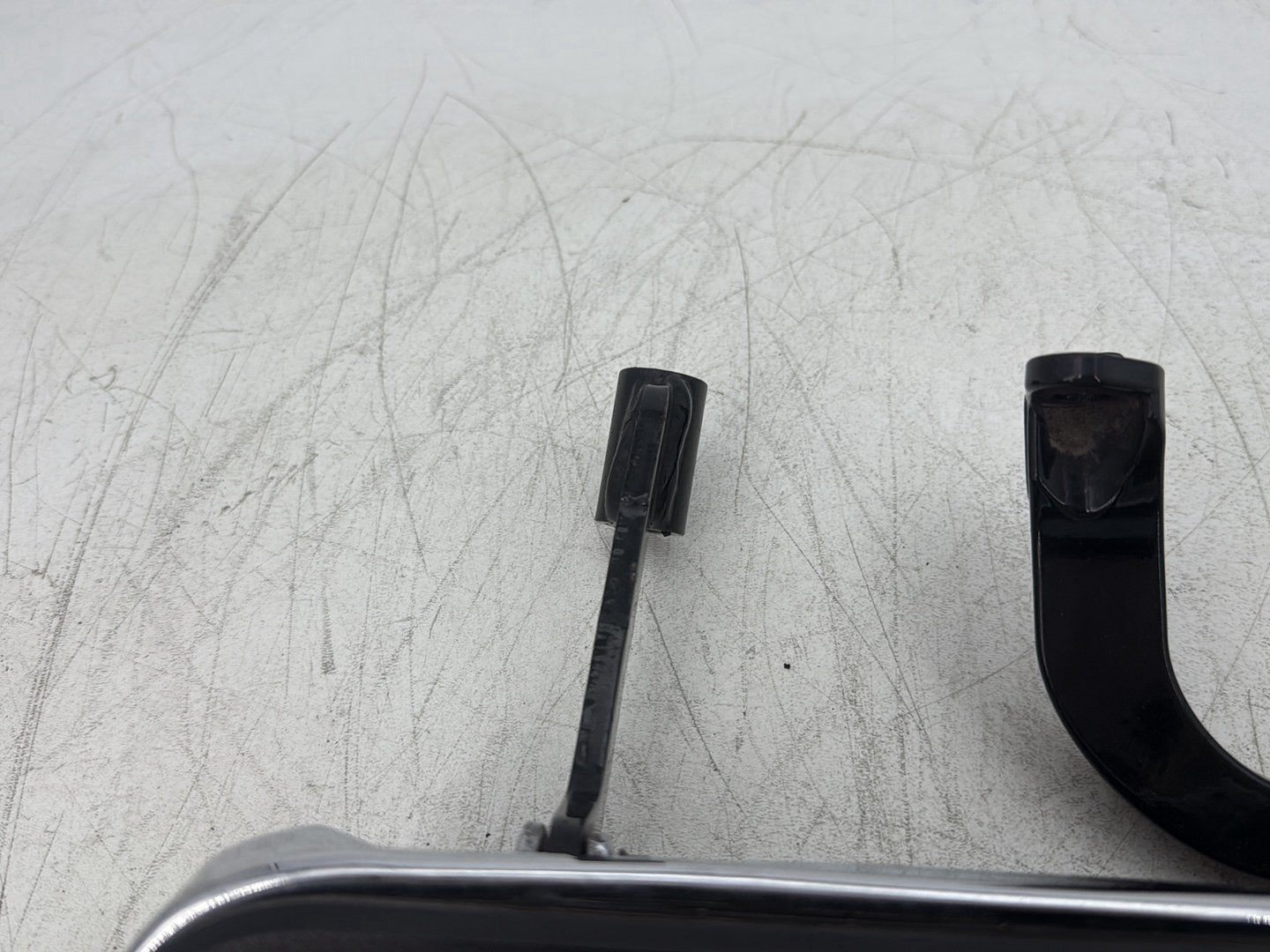2011 Harley Street Glide Touring FLHX OEM Left Driver 1 Floorboard Foot Rest