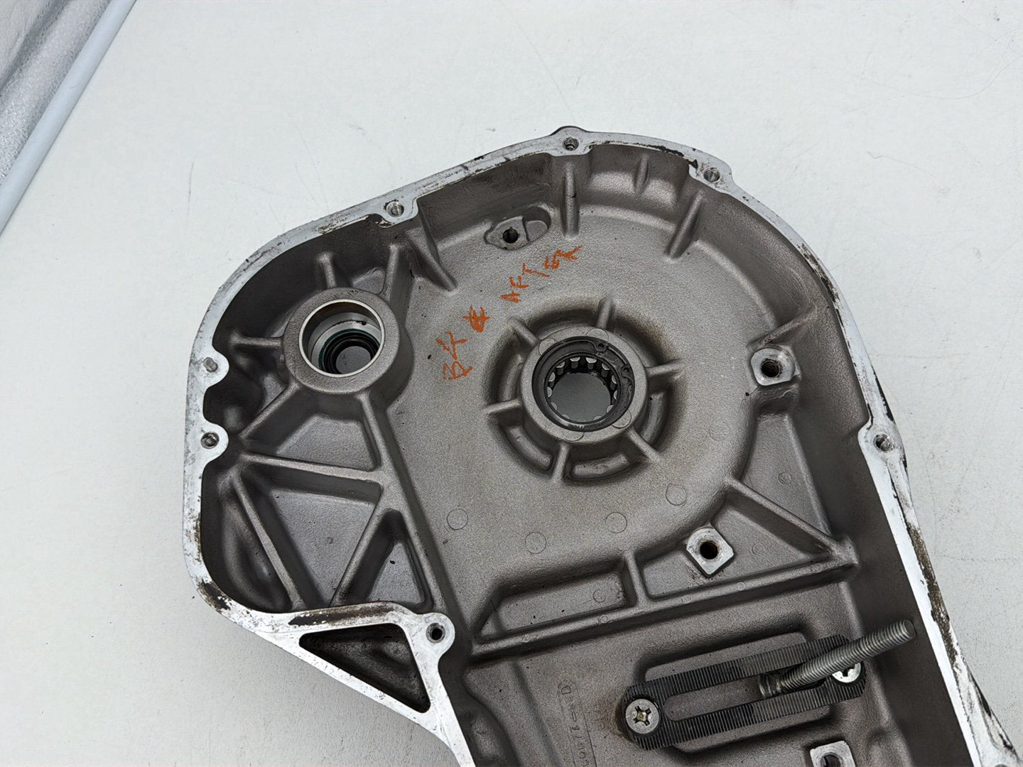 1984 - 1998 Harley-Davidson Touring Electra Glide Classic Inner Primary Clutch Cover 60677-99B