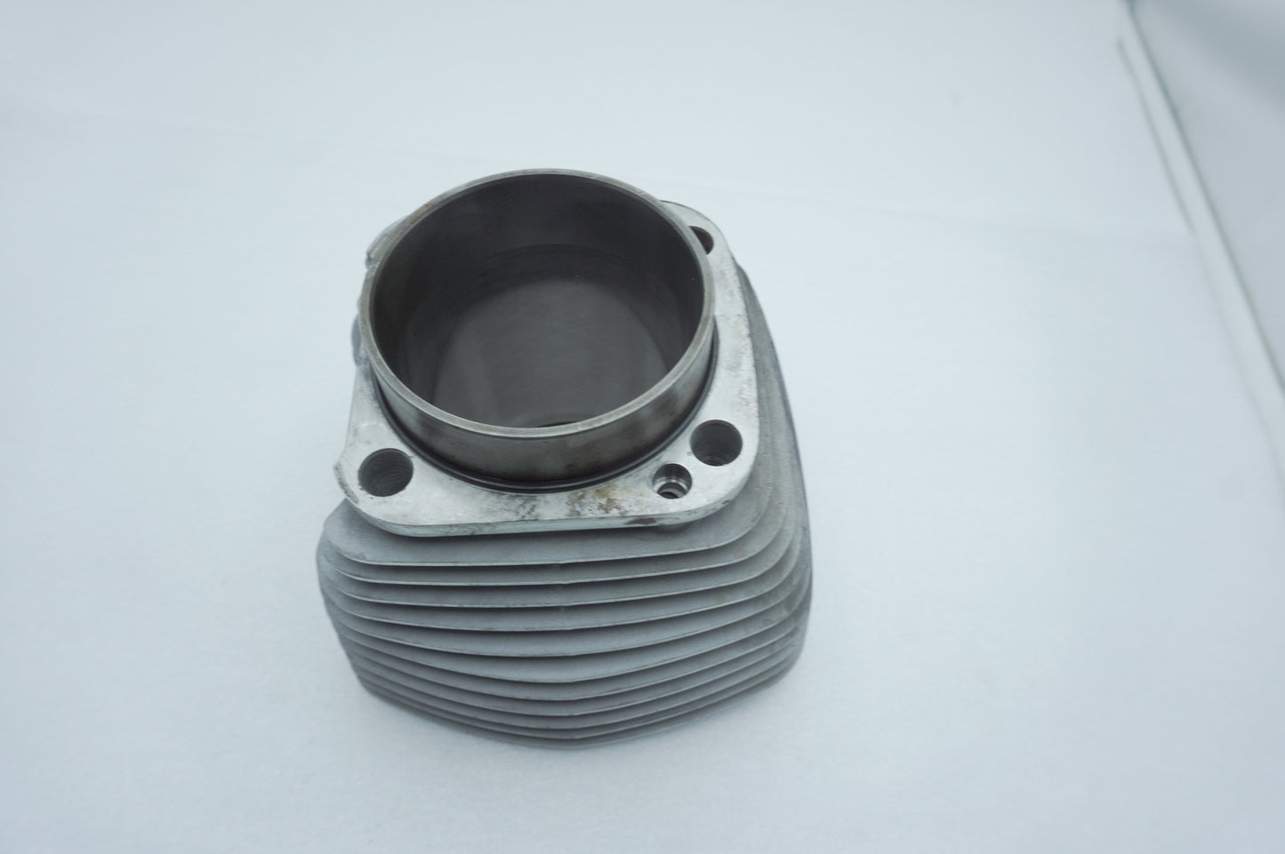 1999 - 2006 Harley-Davidson Dyna Super Glide Twin Cam Engine Jug 1 Cylinder Barrel 16525-99