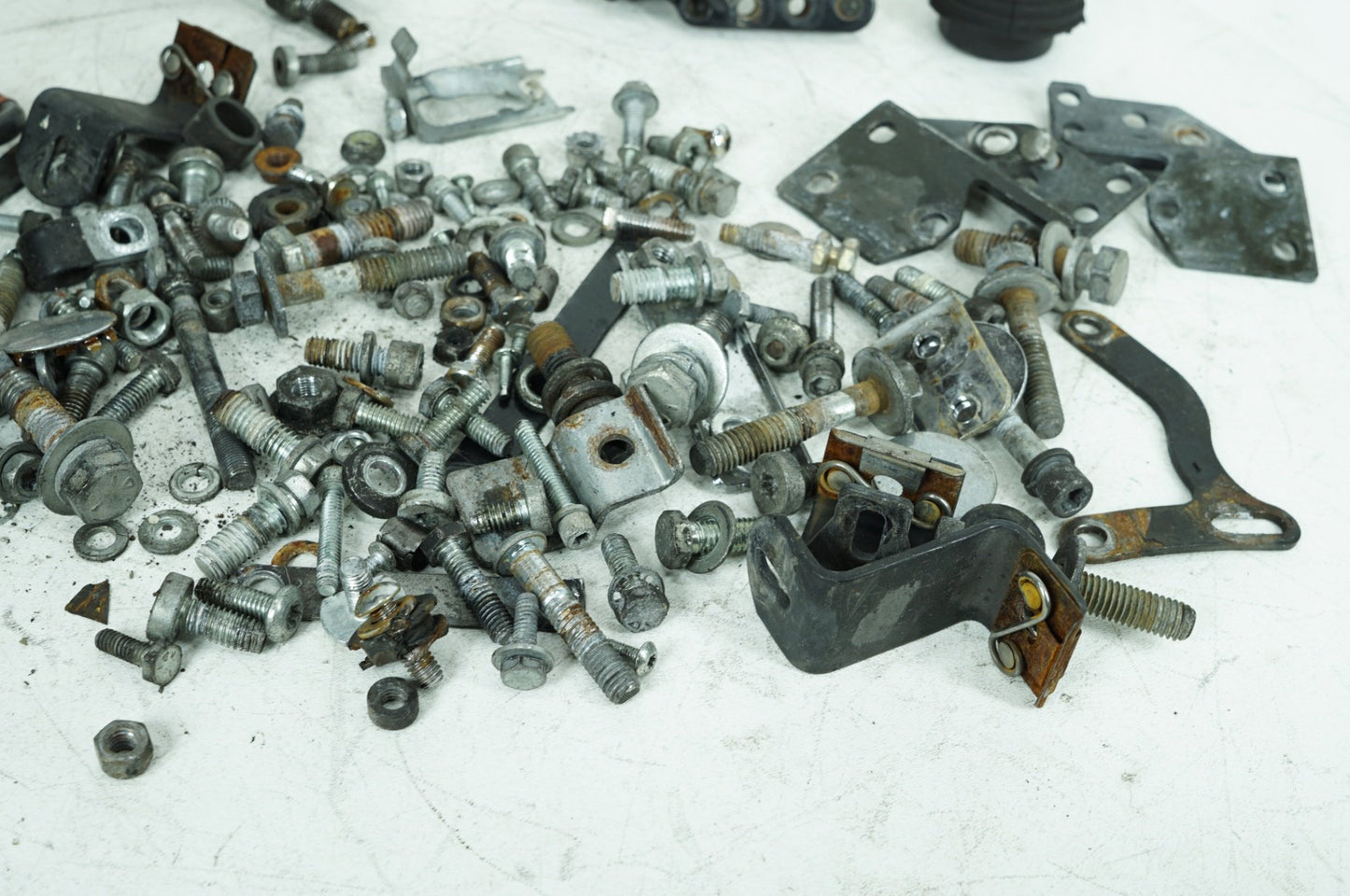 2007 - 2011 Harley-Davidson Touring Road King Classic Hardware Bolts Nuts & Brackets