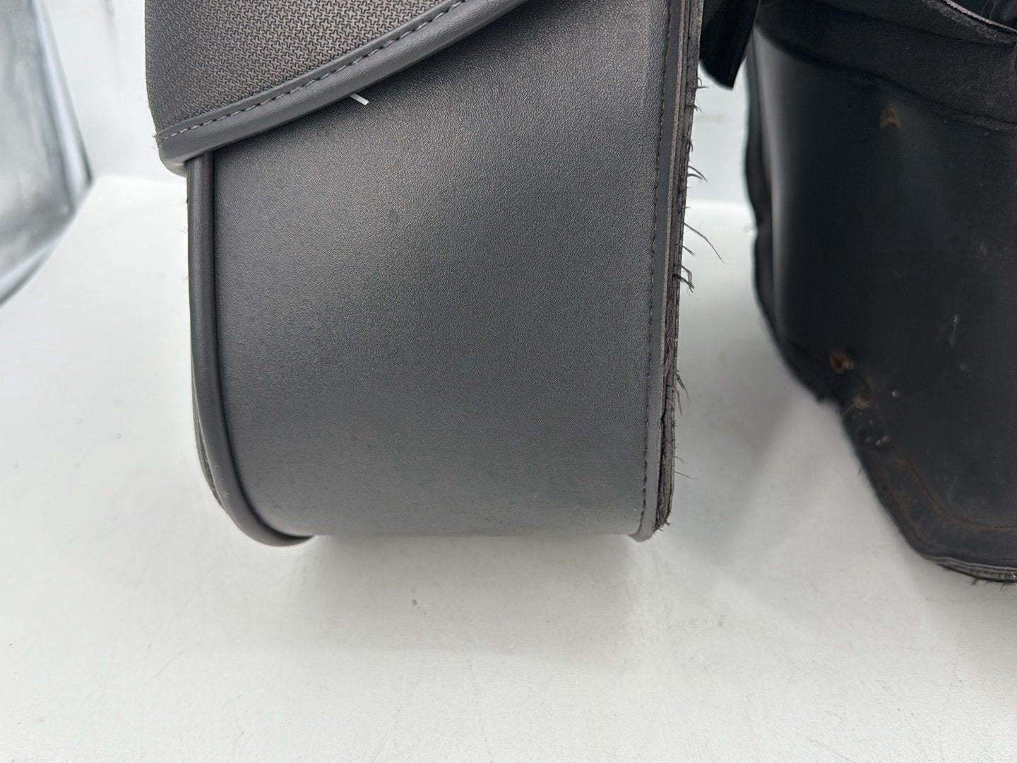 2004 - 2013 Harley-Davidson Sportster 883 Custom Rear Left Right Saddlebags Luggage Leather KEMI-MOTO