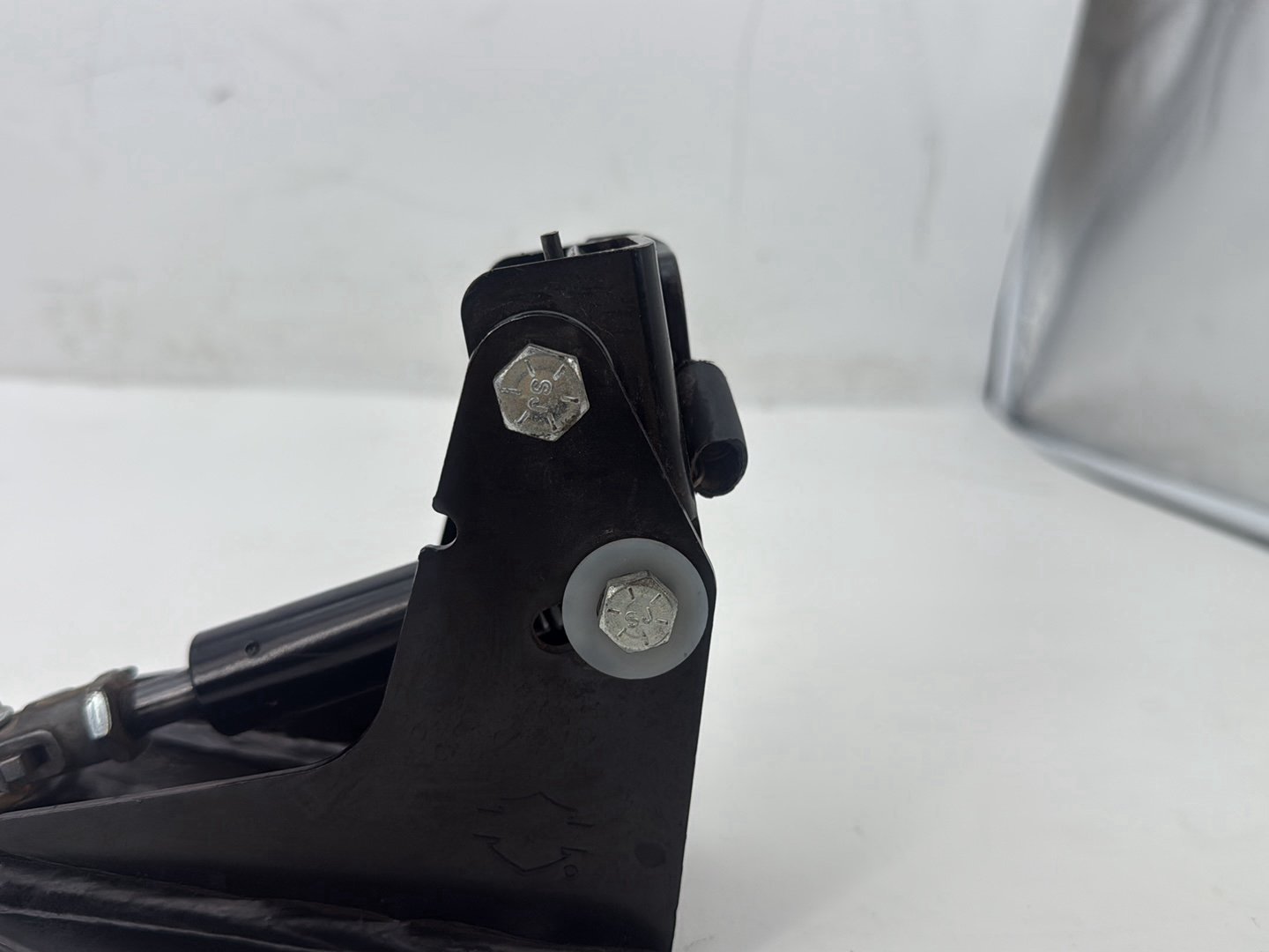 2011 Harley Road King Touring FLHRC Classic OEM Adjustable Rider Backrest Lift Mount 52482-01A