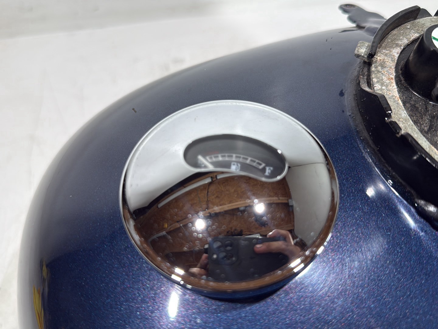 2008 Harley Road King Touring FLHR OEM Fuel Gas Tank Gasoline Reservoir