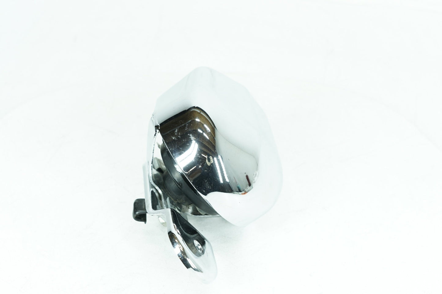 1999 - 2006 Harley-Davidson Softail Heritage Classic Horn Signal Klaxon Chrome Cover 69060-90F