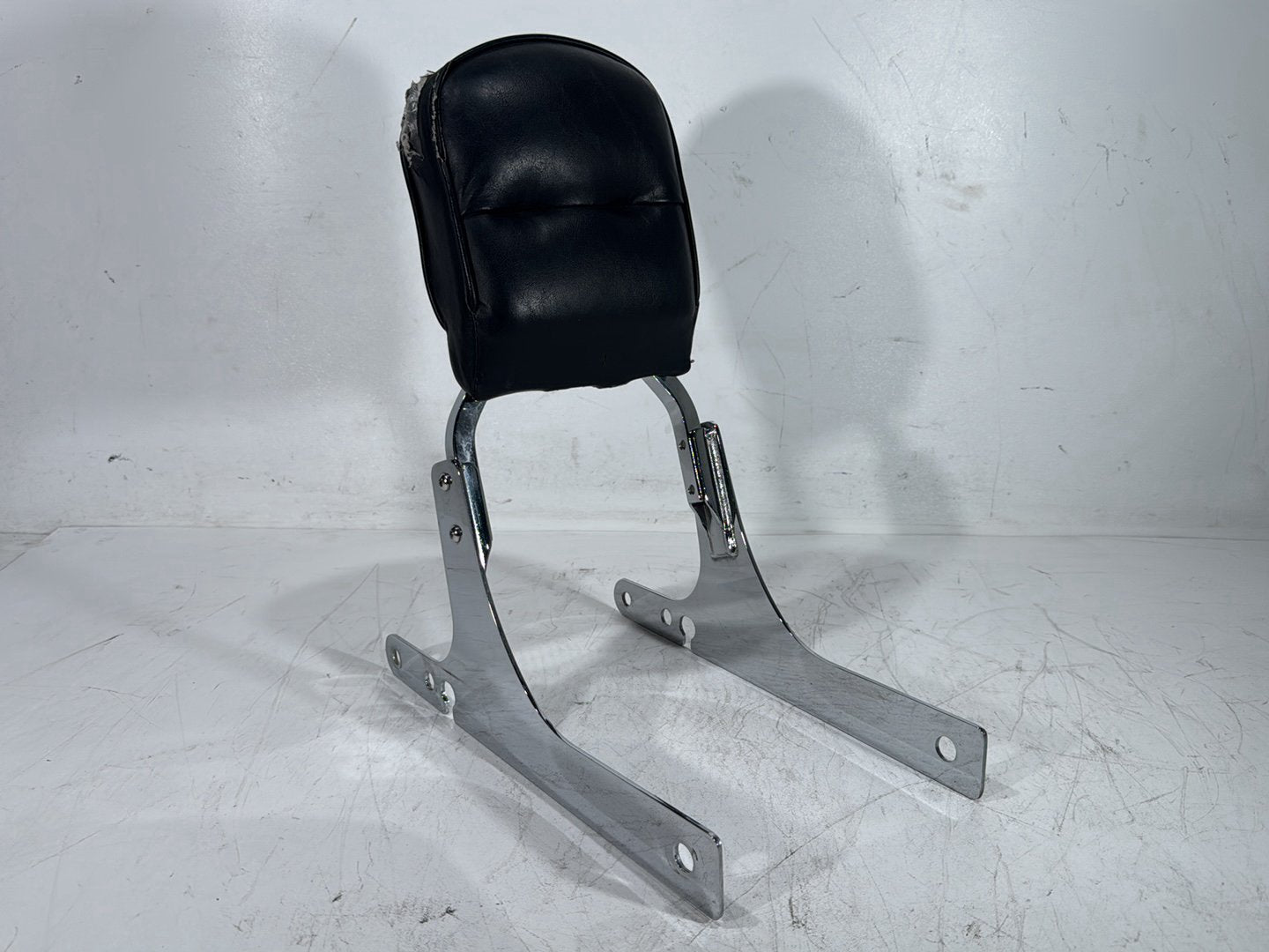 2003 Harley Dyna Wide Glide FXDWG OEM Rear Sissy Bar w/ Backrest Cushion Pad