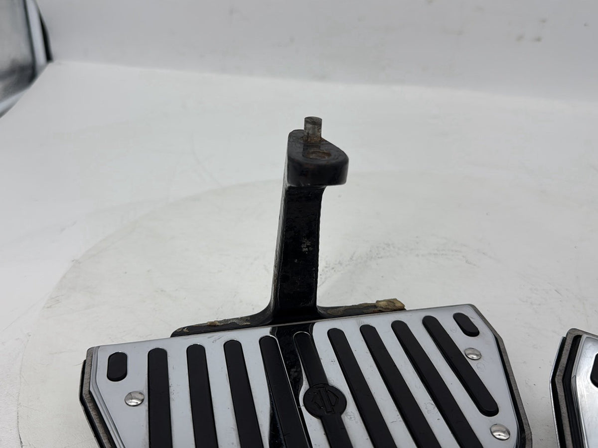 2002 Harley Touring Screamin Road King Left Right Passenger Floorboard Foot Rest