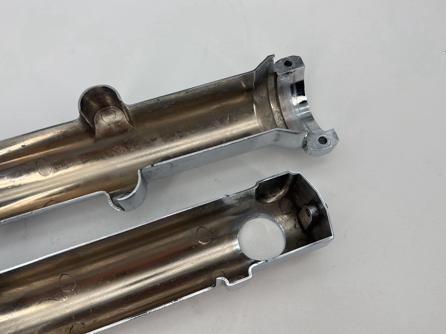 1999 - 2006 Harley-Davidson Dyna Low Rider Front Left & Right Fork Legs Sliders Chrome
