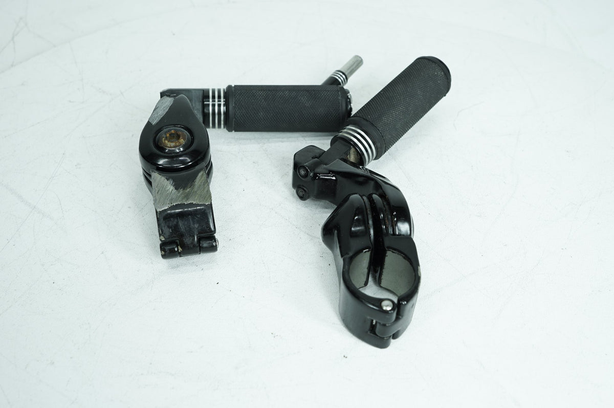 Front Right Left Highway Foot Pegs, Highway Foot Pegs, 2024, Harley-Davidson, Softail, Standard, FXST