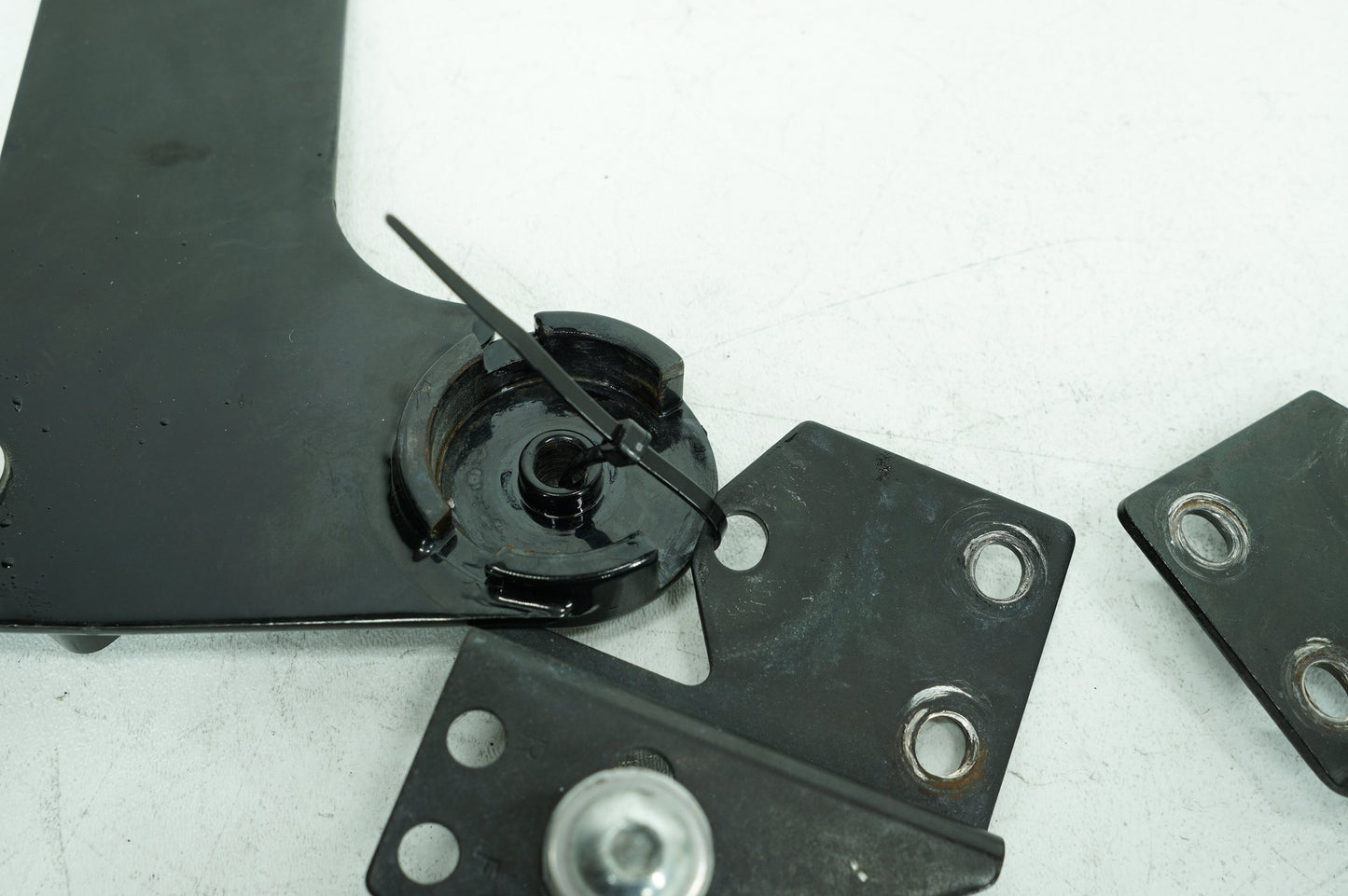 2007 - 2011 Harley-Davidson Touring Street Glide Left & Right Saddlebag Mount Brackets 53758-96C