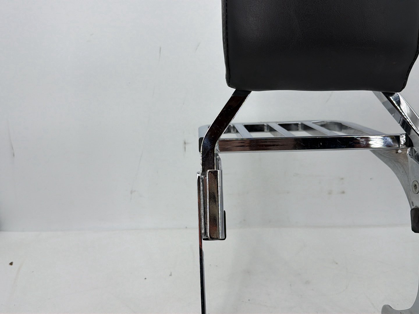 2007 - 2017 Harley-Davidson Dyna Super Glide Custom Rear Sissy Bar w/ Backrest Cushion Pad 52866-06