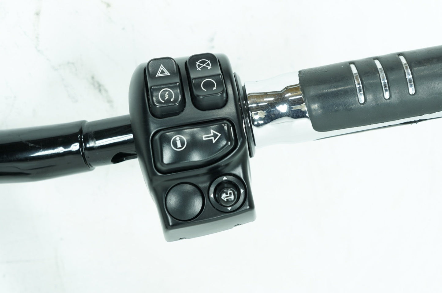 2007 - 2016 Harley-Davidson Touring Street Glide Handlebars Left Right Switches Controls 55924-14
