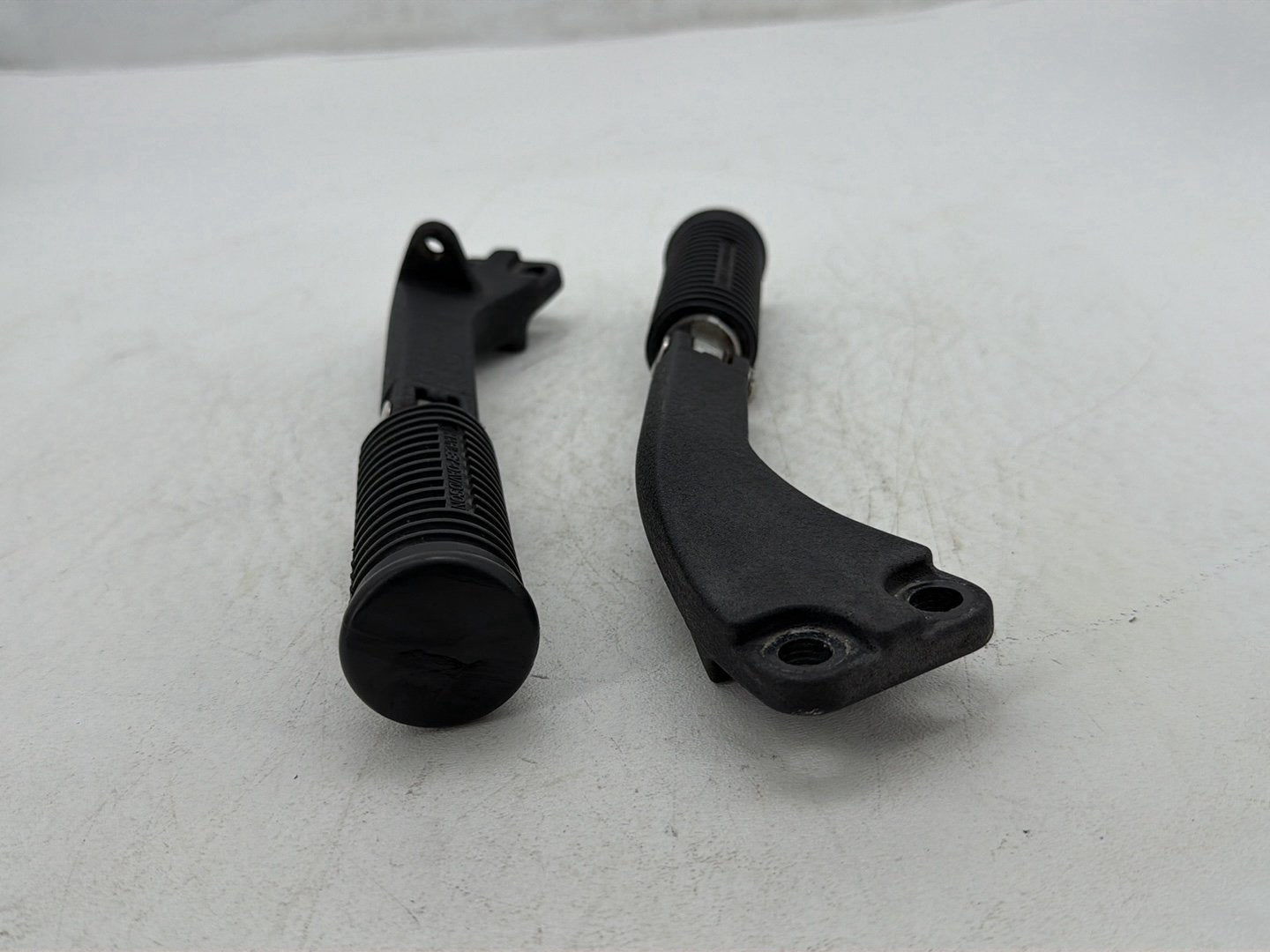 2009 Harley Dyna Street Bob FXDB OEM Passenger Left & Right Foot Pegs