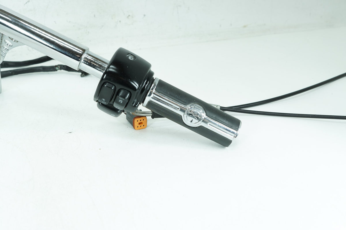 1999 - 2006 Harley-Davidson Softail Fat Boy Handlebars Left Right Switches Controls  	71684-06A